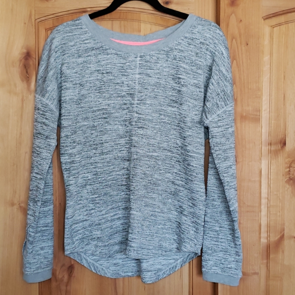 90 degree casual sweater, long sleeve. In great co